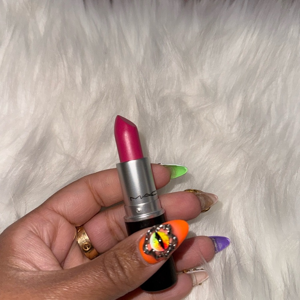 Mac aim for gorgeous lipstick